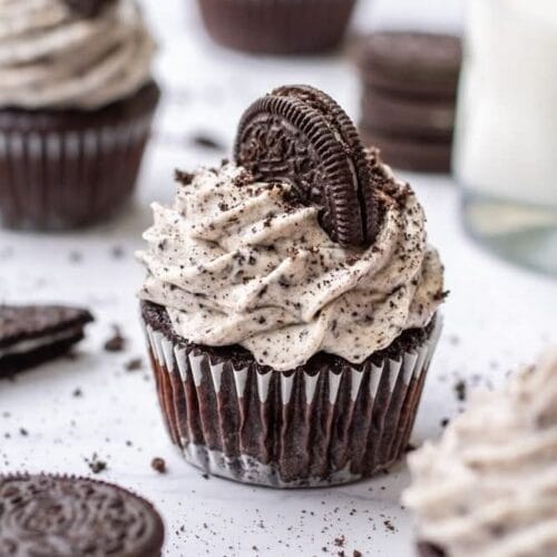 Oreo Cupcakes with Creamy Oreo Frosting